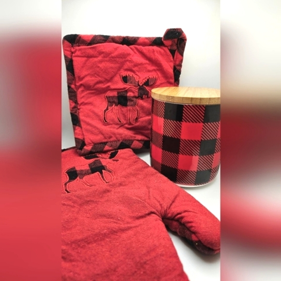 3 Piece Lot Buffalo Plaid Oven Mitt Pot Holder Canister Christmas - Picture 1 of 11